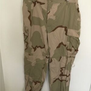 Men's Camouflage Cargo Pants desert Storm era size extra large regular new